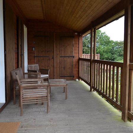 Beautiful Lake View 3 Bedroom Chalet. Saint-Manvieu-Bocage Exteriér fotografie