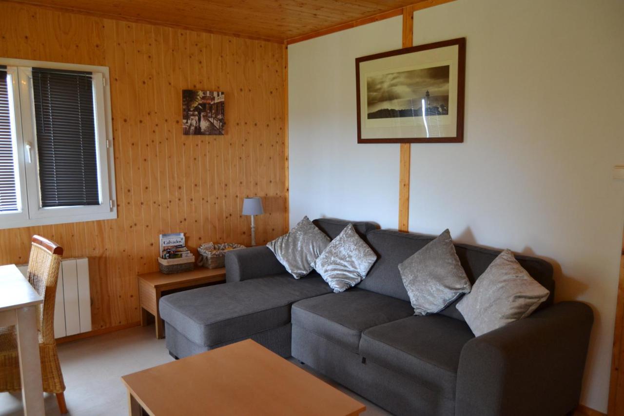 Beautiful Lake View 3 Bedroom Chalet. Saint-Manvieu-Bocage Exteriér fotografie