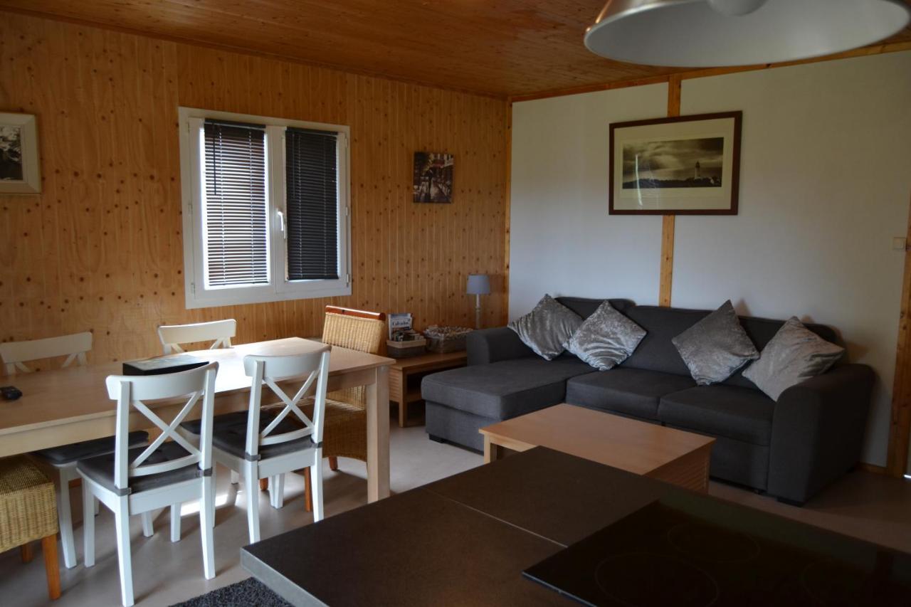 Beautiful Lake View 3 Bedroom Chalet. Saint-Manvieu-Bocage Exteriér fotografie